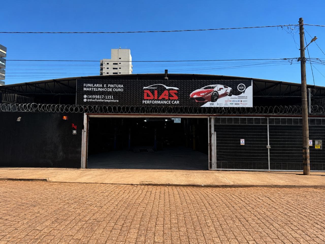 Fachada da Funilaria Dias