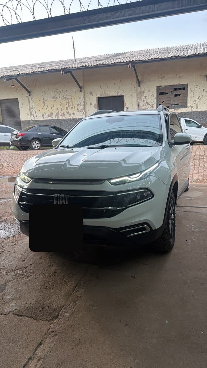 Fiat Toro com lataria e pintura restauradas