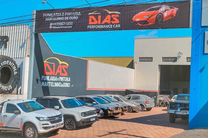 Fachada da Funilaria Dias